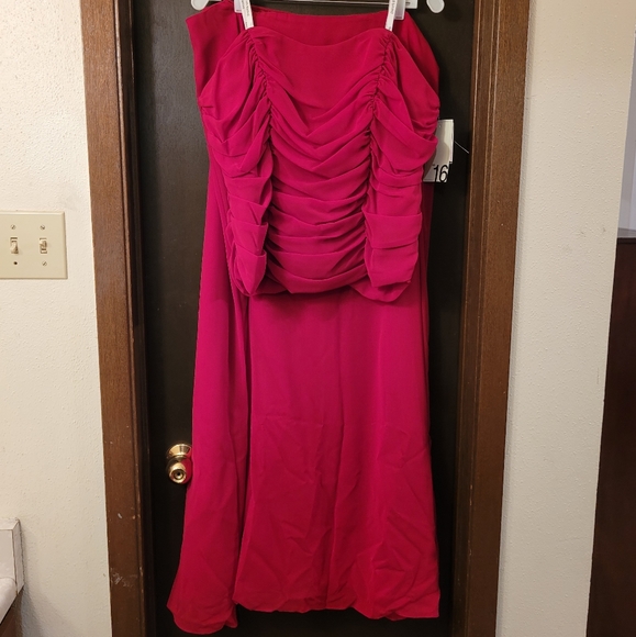 David's Bridal Bridesmaids 2 piece Size 16 - Picture 1 of 7